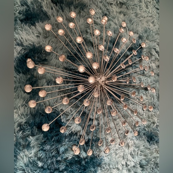 Wall Decor silver shimmering burst design - Picture 1 of 3
